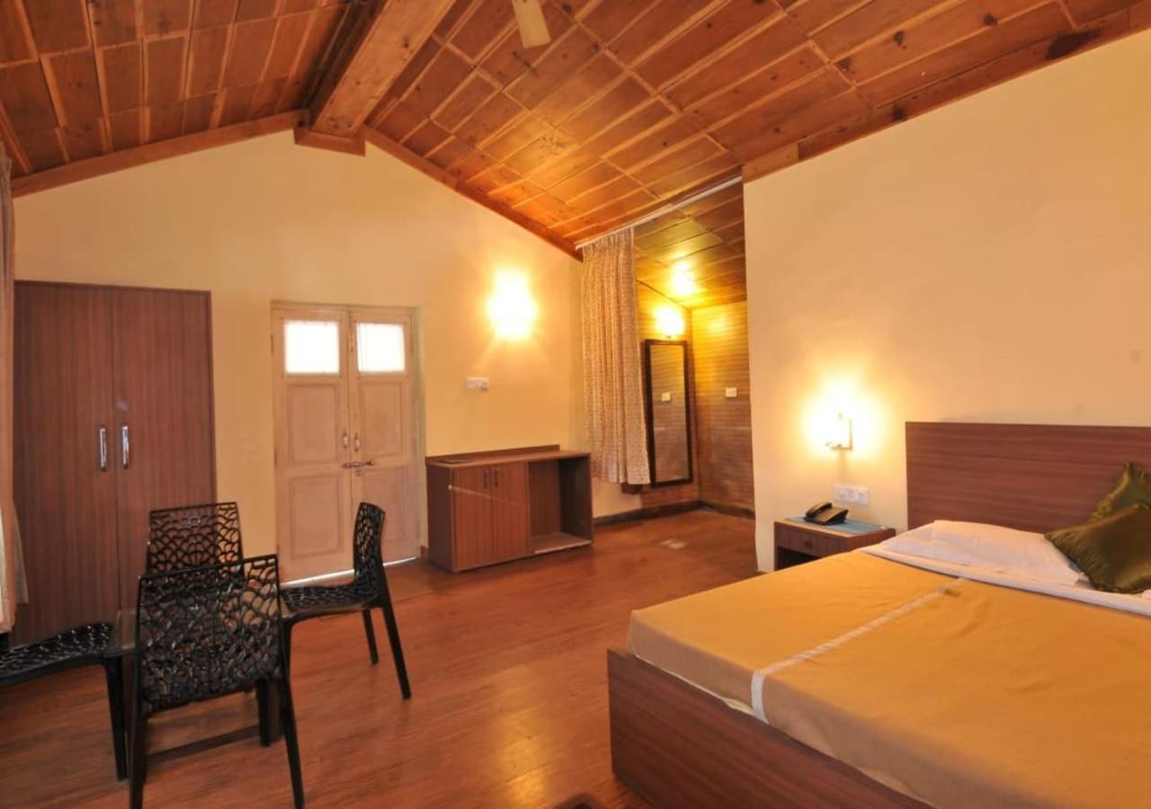 The Lake Resort Naukuchiatal Esterno foto